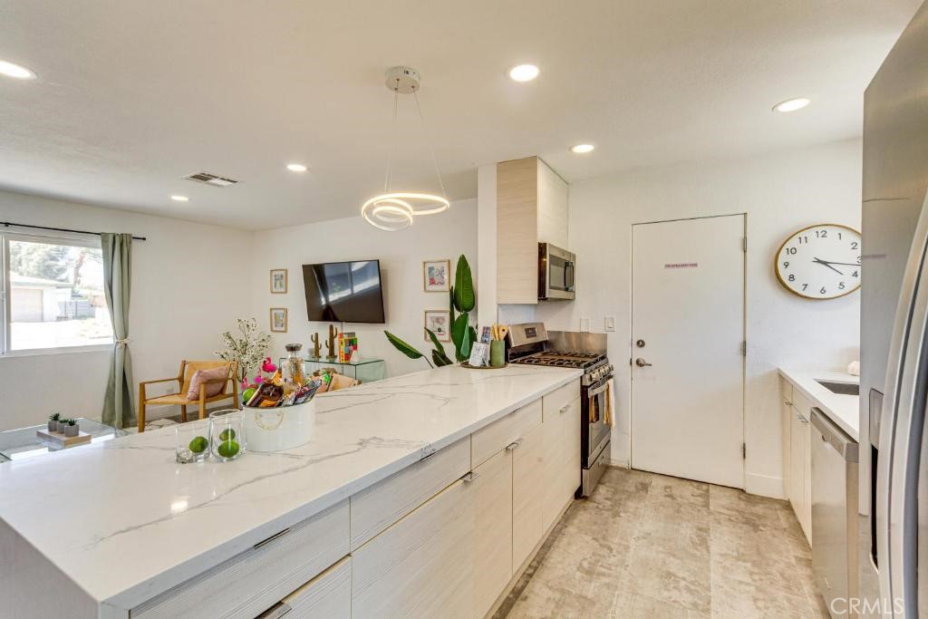 MLS #DW25258378 image #7