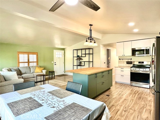 18070 Langlois, Desert Hot Springs CA: https://media.crmls.org/medias/0d900a27-1f80-4ba9-a29d-29aecc27852b.jpg