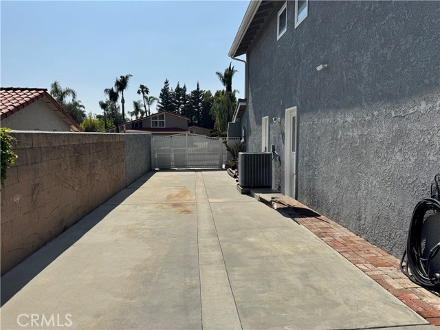 Detail Gallery Image 3 of 7 For 2244 N 1st Ave, Upland,  CA 91784 - 4 Beds | 2 Baths