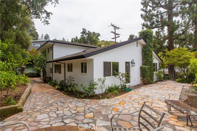14879 Jadestone Drive, Sherman Oaks CA: https://media.crmls.org/medias/0d90e4bd-6d77-4b1e-b824-964540a8ebb7.jpg