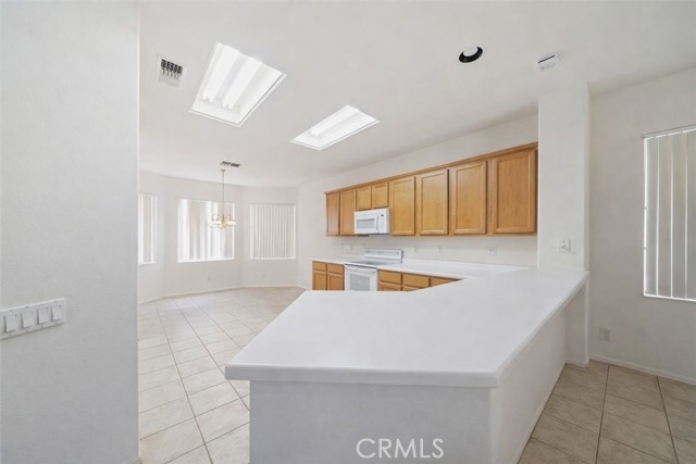 Detail Gallery Image 5 of 49 For 39375 Falconwood Ct, Palm Desert,  CA 92211 - 3 Beds | 2 Baths