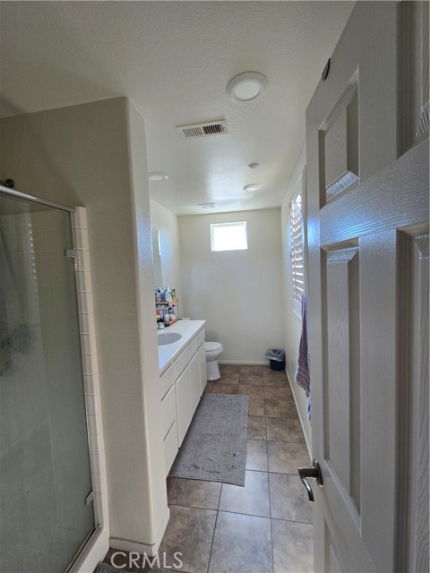 Detail Gallery Image 12 of 15 For 4027 Sutton Ct, Riverside,  CA 92501 - 3 Beds | 2/1 Baths