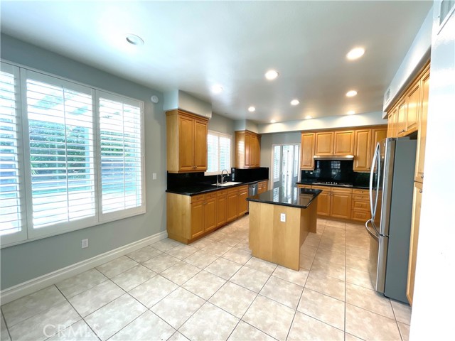 Detail Gallery Image 12 of 37 For 7248 Whitehall Ln, West Hills,  CA 91307 - 5 Beds | 4/1 Baths