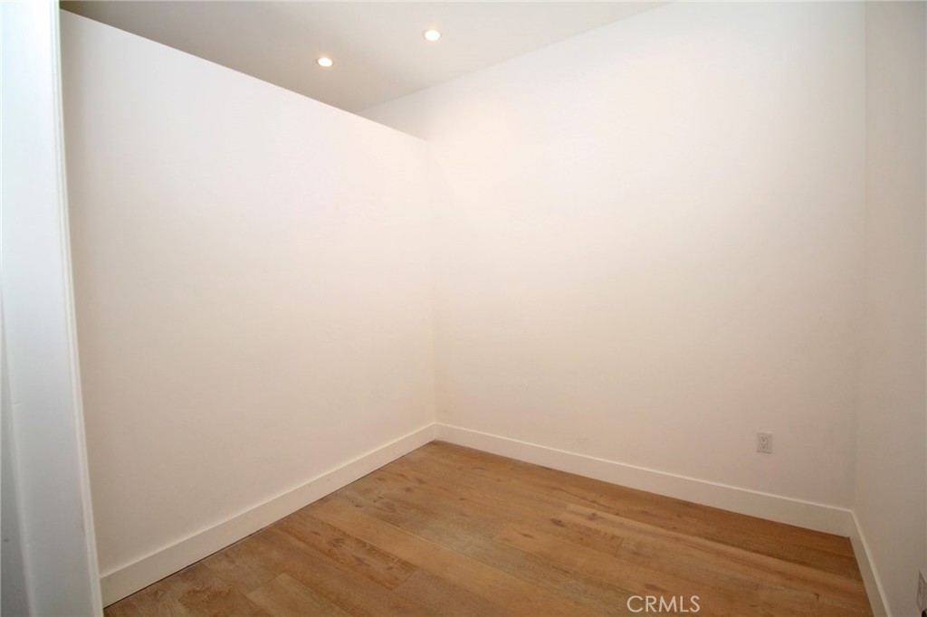 210 N Monterey St 404