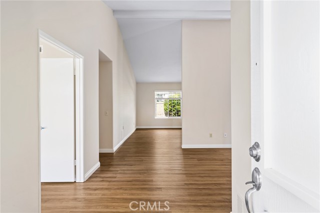 Detail Gallery Image 6 of 44 For 17651 Falkirk Ln, Huntington Beach,  CA 92649 - 4 Beds | 2 Baths