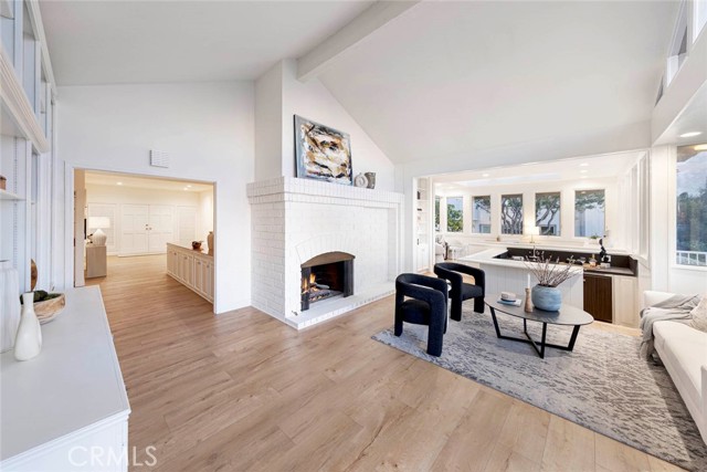 11 Montpellier, Newport Beach CA: https://media.crmls.org/medias/0d9305eb-503a-4867-93d8-f9e5d7c11917.jpg