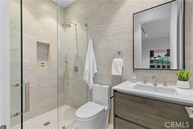 Detail Gallery Image 34 of 57 For 4532 Katherine, Sherman Oaks,  CA 91423 - 6 Beds | 6/1 Baths