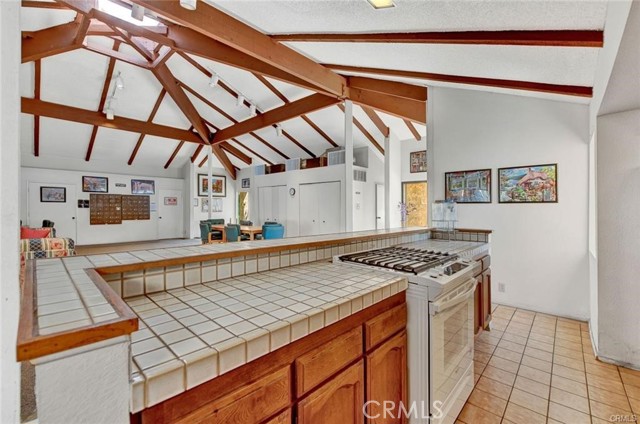 4708 Lakeview Avenue, Yorba Linda CA: https://media.crmls.org/medias/0d93370c-d1b9-4a9c-a4cd-6432c4df70c9.jpg