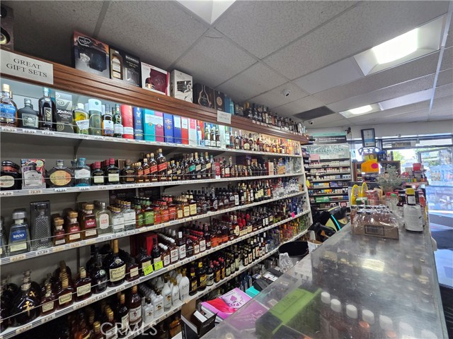 2515 W Carson Street, Torrance CA: https://media.crmls.org/medias/0d93721b-4612-4a1f-a1b3-361cd04a04ba.jpg