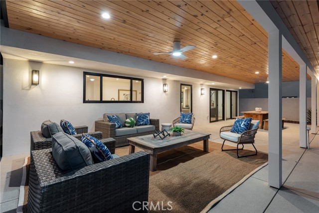 Detail Gallery Image 49 of 57 For 5630 Blanco Ave, Woodland Hills,  CA 91367 - 4 Beds | 4/1 Baths
