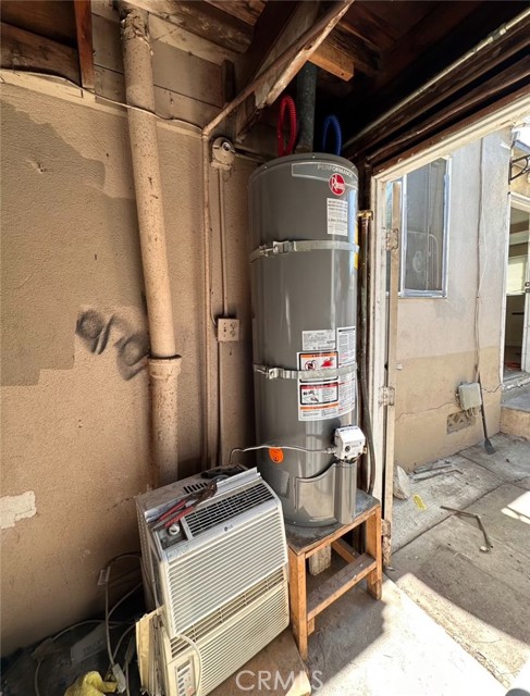 227 N Yale Avenue, Fullerton CA: https://media.crmls.org/medias/0d938c52-5324-47ed-b954-0a4cef9ea69c.jpg