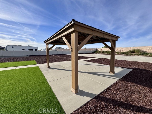 https://media.crmls.org/medias/0d94942e-f6a8-4513-a5df-713d33e9e5e9.jpg?preset=X-Large