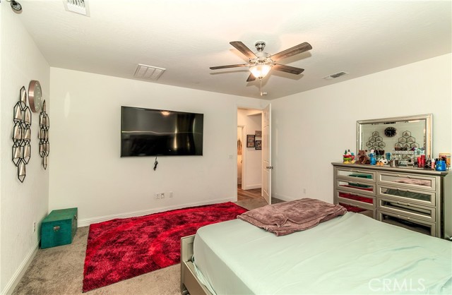 Detail Gallery Image 21 of 43 For 2698 N Arroyo Ave, Fresno,  CA 93727 - 5 Beds | 3/1 Baths
