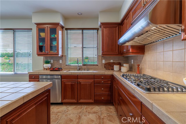 22 Modesto, Irvine CA: https://media.crmls.org/medias/0d9685c4-d3aa-4859-939e-2725c738fd90.jpg