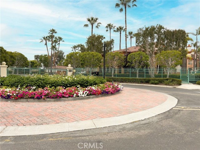 Detail Gallery Image 3 of 14 For 12 Villa Point Dr, Newport Beach,  CA 92660 - 1 Beds | 1 Baths