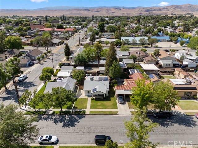 221 College Avenue, Coalinga CA: https://media.crmls.org/medias/0d97175d-6e25-4971-98b9-6454b75e0b24.jpg