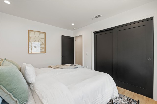 8840 Valjean Avenue, North Hills CA: https://media.crmls.org/medias/0d972661-e786-42c9-a55e-159f03b850c9.jpg