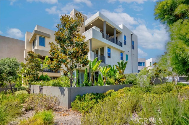 195 Stellar, Irvine CA: https://media.crmls.org/medias/0d97655b-b439-48ed-ac8b-06d4a4af3dcb.jpg