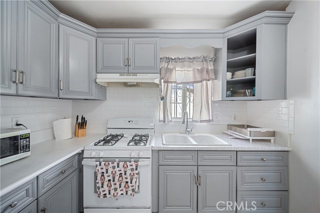 Detail Gallery Image 15 of 37 For 4416 Crocker, Los Angeles,  CA 90011 - 3 Beds | 2 Baths