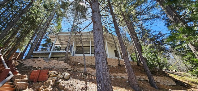 Detail Gallery Image 2 of 64 For 191 Grass Valley Rd, Lake Arrowhead,  CA 92352 - 4 Beds | 3 Baths