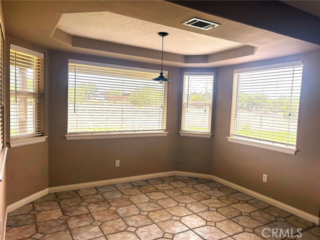 7076 Cataba Road, Oak Hills CA: https://media.crmls.org/medias/0d98dcbd-08d8-4001-b259-53c442883347.jpg