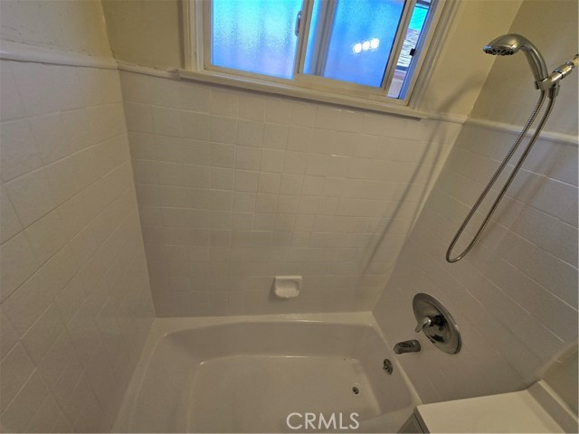 1758 W 110th Street, Los Angeles CA: https://media.crmls.org/medias/0d9994c7-398b-469a-9353-8dec15fe25c9.jpg