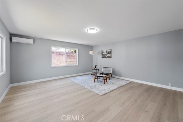 8460 Truxton Avenue, Los Angeles CA: https://media.crmls.org/medias/0d99a289-4b1b-4608-aa23-31ab01c07cfc.jpg
