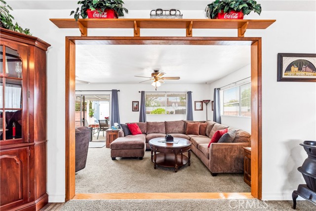6051 Camphor Avenue, Westminster CA: https://media.crmls.org/medias/0d99d222-db0a-4488-b498-3b2aeb16c60a.jpg