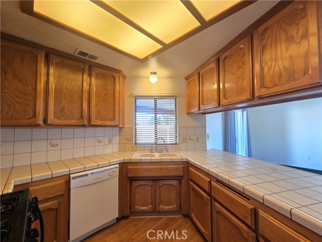 Detail Gallery Image 5 of 25 For 9432 Rea, California City,  CA 93505 - 3 Beds | 2 Baths