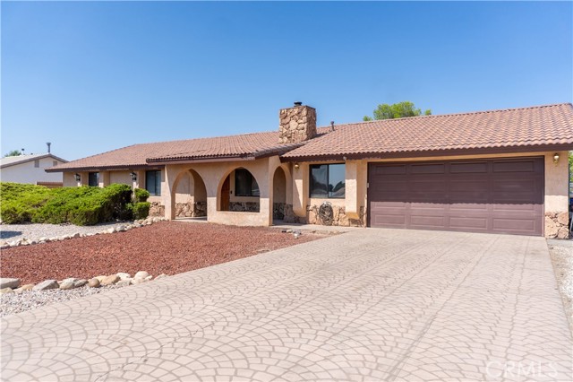 12580 Indian River Drive, Apple Valley CA: https://media.crmls.org/medias/0d9a48b7-d1c4-47b4-98b3-056df92b0464.jpg