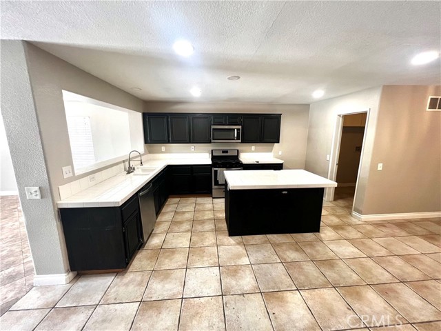 361 Adirondack Drive, Corona CA: https://media.crmls.org/medias/0d9bb284-029f-4daf-94ab-3d760ccfac27.jpg