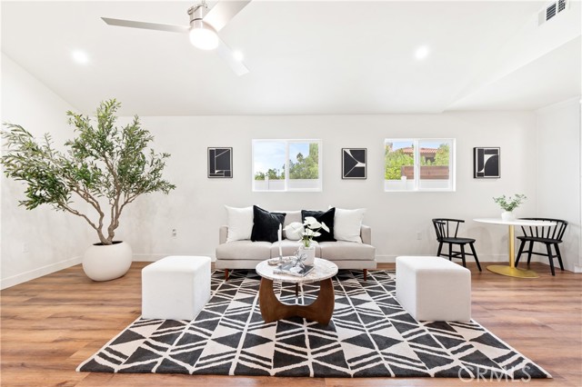 215 E Sierra Madre Avenue, Azusa CA: https://media.crmls.org/medias/0d9c9241-bebe-480d-a465-88965f395989.jpg