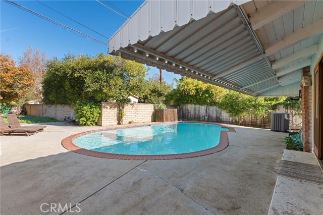 Detail Gallery Image 28 of 33 For 22727 Collins, Woodland Hills,  CA 91367 - 3 Beds | 2 Baths