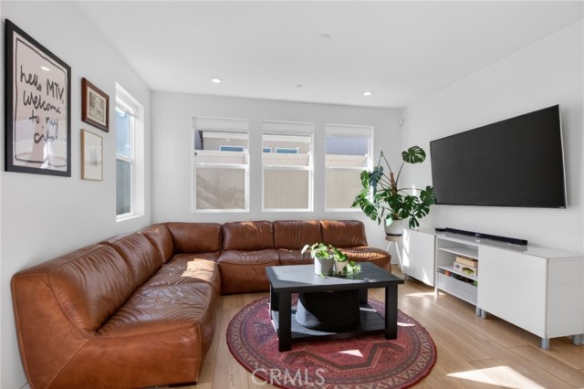 Detail Gallery Image 16 of 66 For 4059 Pomelo Dr, Corona,  CA 92883 - 4 Beds | 3 Baths