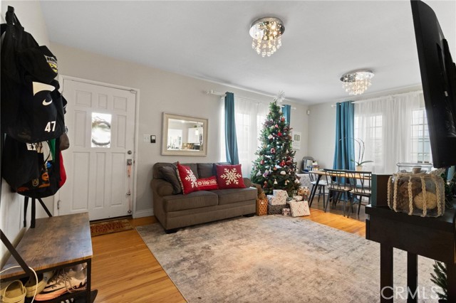 Detail Gallery Image 7 of 19 For 1205 Manzanita, Manhattan Beach,  CA 90266 - 3 Beds | 1/1 Baths