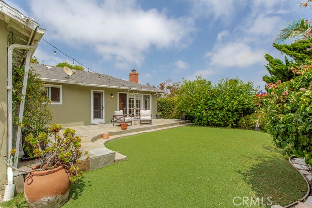 7520 W 90th Street, Los Angeles CA: https://media.crmls.org/medias/0d9cdb5e-51e2-450f-8dcb-8ac94cac03c1.jpg