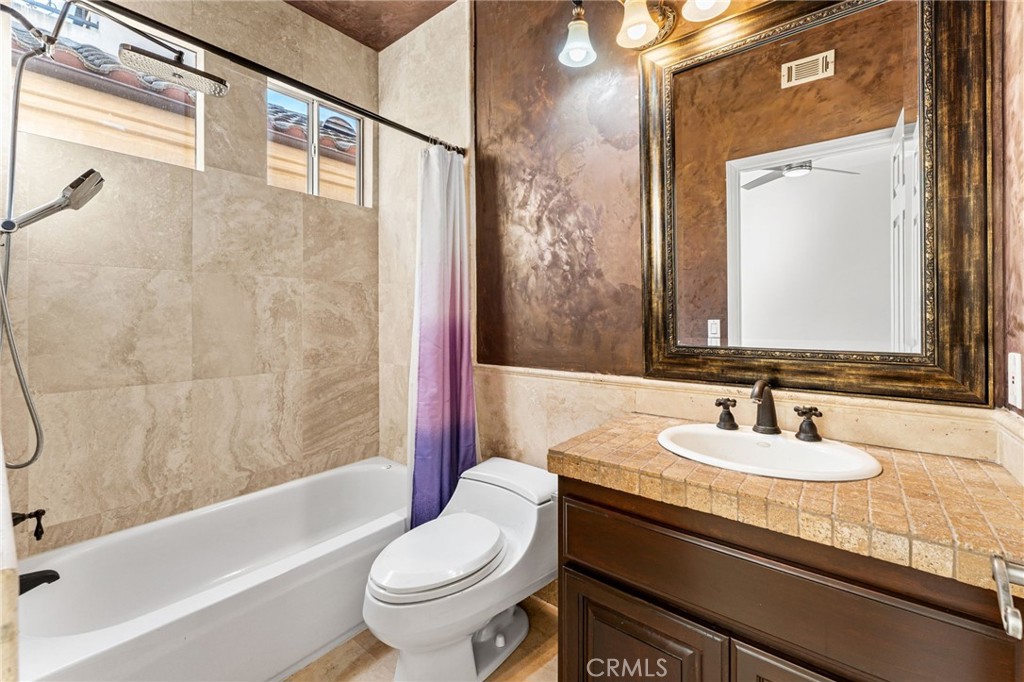https://media.crmls.org/medias/0d9d162c-d6ca-4dd4-8d52-6a2cc11e54f1.jpg?preset=X-Large