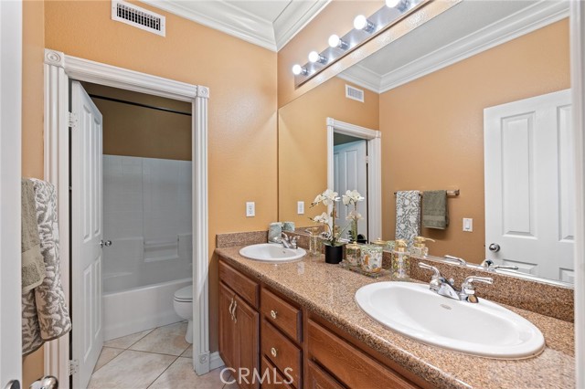 2394 Old Heritage Road, Riverside CA: https://media.crmls.org/medias/0d9d21d3-9384-453c-abea-eac92e08bfa9.jpg