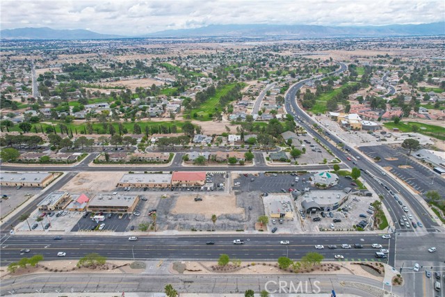 Detail Gallery Image 43 of 48 For 14215 Canterbury Dr, Victorville,  CA 92395 - 3 Beds | 2 Baths