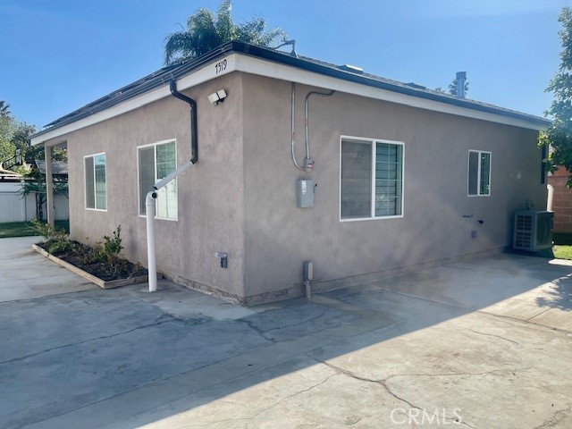 7519 Amigo Avenue, Reseda CA: https://media.crmls.org/medias/0d9e32b6-c60e-45c4-a382-f15d6920c10f.jpg