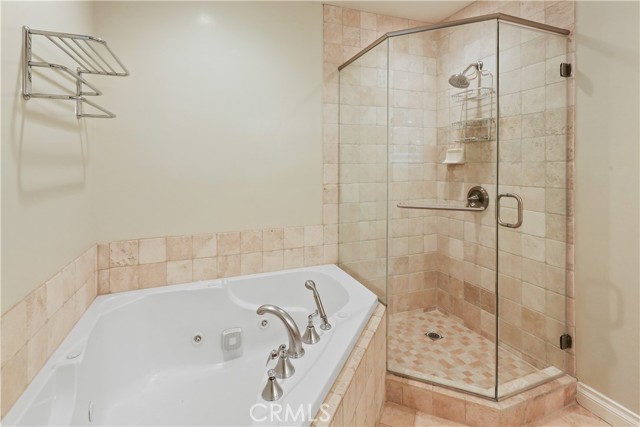 Detail Gallery Image 25 of 40 For 22841 Mariano St, Woodland Hills,  CA 91367 - 3 Beds | 3 Baths