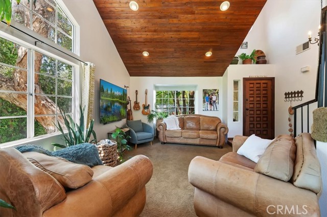 11928 Vista De Cerros Drive, Moreno Valley CA: https://media.crmls.org/medias/0d9f8cf7-322f-455c-b4f7-a49fd52fb9e9.jpg