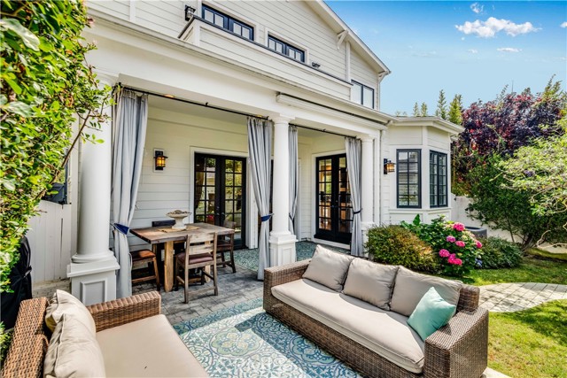 595 35th Street, Manhattan Beach, California 90266, 6 Bedrooms Bedrooms, ,4 BathroomsBathrooms,Residential,Sold,35th,SB22117644