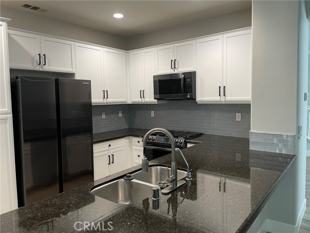 Detail Gallery Image 4 of 24 For 27427 Woburn Ct #3,  Murrieta,  CA 92562 - 3 Beds | 2/1 Baths