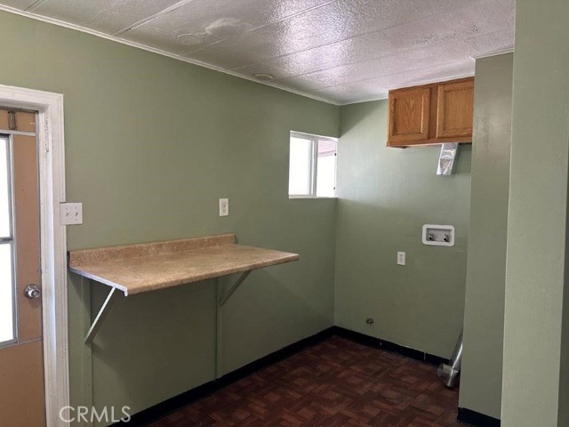 2421 sierra Highway, Rosamond CA: https://media.crmls.org/medias/0da0f629-fcde-4d84-a074-9dd26f67c085.jpg