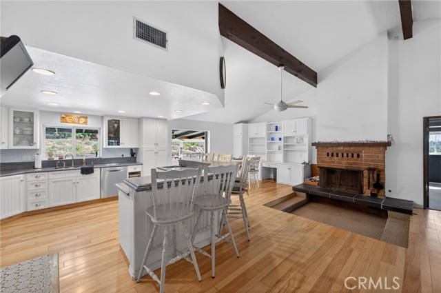 Detail Gallery Image 19 of 69 For 1528 York Dr, Vista,  CA 92084 - 3 Beds | 2 Baths