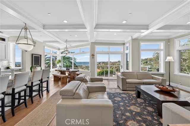 Detail Gallery Image 21 of 74 For 405 Blumont St, Laguna Beach,  CA 92651 - 5 Beds | 6/1 Baths