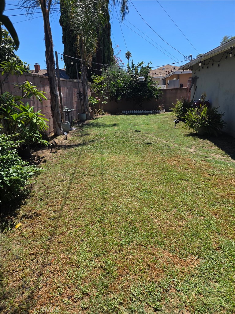 https://media.crmls.org/medias/0da18c81-73f5-4ad6-9005-ec850cc0909d.jpg?preset=X-Large