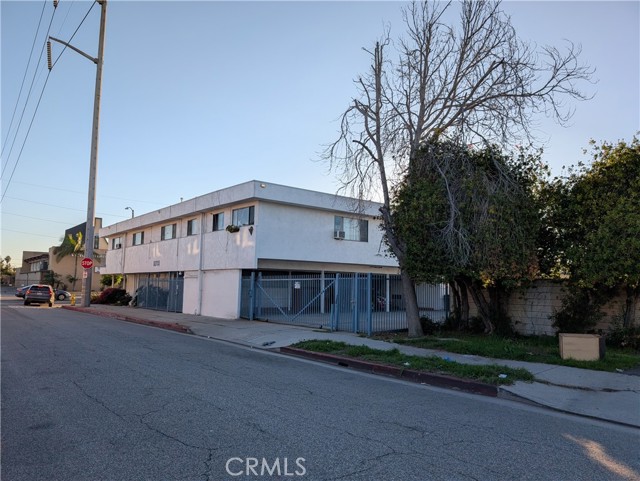 Detail Gallery Image 4 of 11 For 4701 W El Segundo, Hawthorne,  CA 90250 - – Beds | – Baths