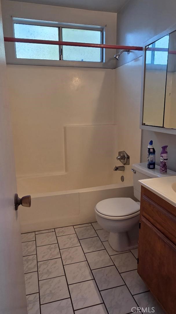 Detail Gallery Image 4 of 18 For 5833 Bonfair, Lakewood,  CA 90712 - – Beds | – Baths